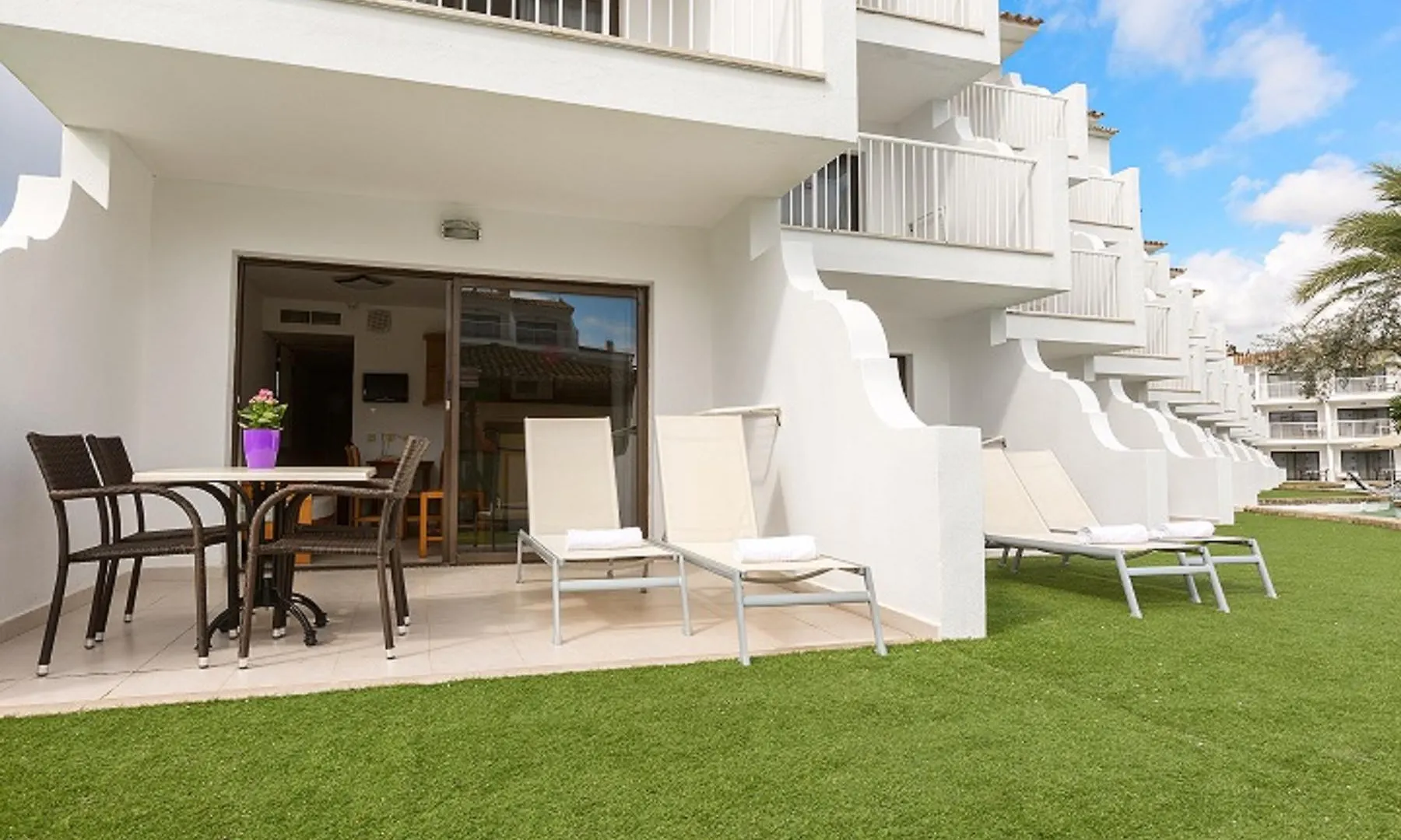 Apartamentos Playas Cas Saboners Пальма Нова Испания